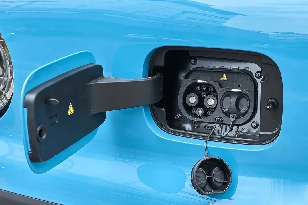 Hãng xe xây nhà máy 4.100 tỷ tại Việt Nam ra mắt xe điện mini giá chỉ bằng 2 mẫu Honda SH, đối đầu Wuling Mini EV - Ảnh 4.