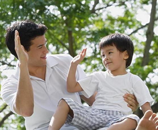 Không phải vàng bạc, ông bà dặn: Cha mẹ nói 5 câu này mới là trao con gia sản quý nhất đời, giúp chúng càng sống càng giàu