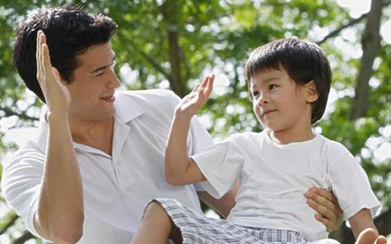 Không phải vàng bạc, ông bà dặn: Cha mẹ nói 5 câu này mới là trao con gia sản quý nhất đời, giúp chúng càng sống càng giàu