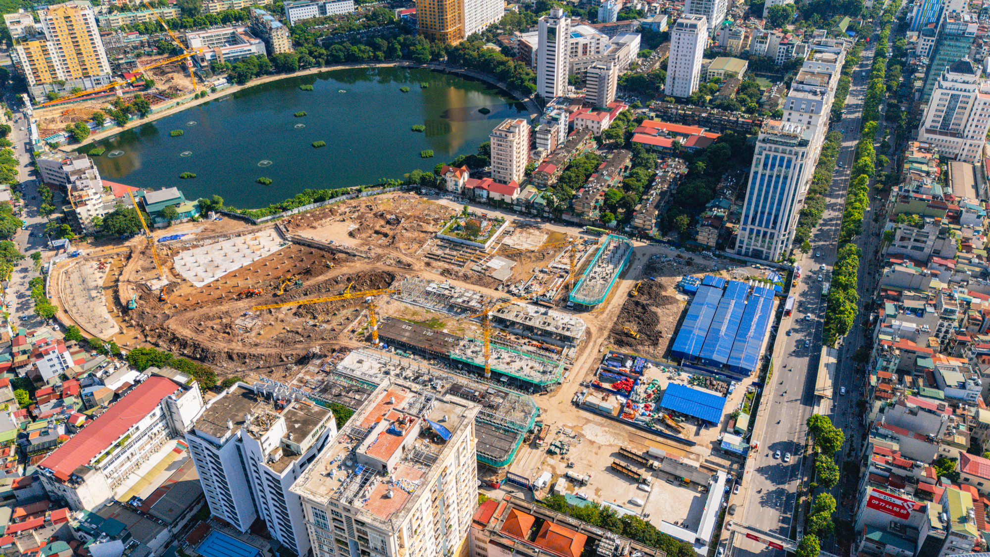 Toàn cảnh dự án hiếm hoi nằm trong vành đai 1 của Vinhomes: Giá bán thấp nhất 78 tỷ đồng/căn, số tầng hầm gần bằng tầng nổi- Ảnh 1.