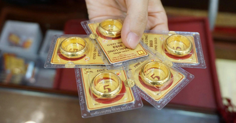 Vợ chồng trẻ ở TP.HCM vay 1 tỷ mua nhà, đang có 27 triệu nên trả nợ trước hay mua vàng phòng thân: Tính toán của người vợ khiến ai cũng phải tấm tắc