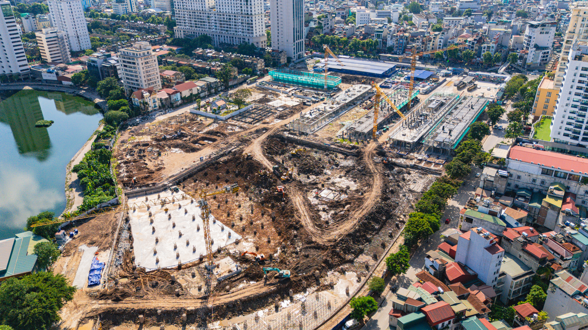 Toàn cảnh dự án hiếm hoi nằm trong vành đai 1 của Vinhomes: Giá bán thấp nhất 78 tỷ đồng/căn, số tầng hầm gần bằng tầng nổi- Ảnh 2.