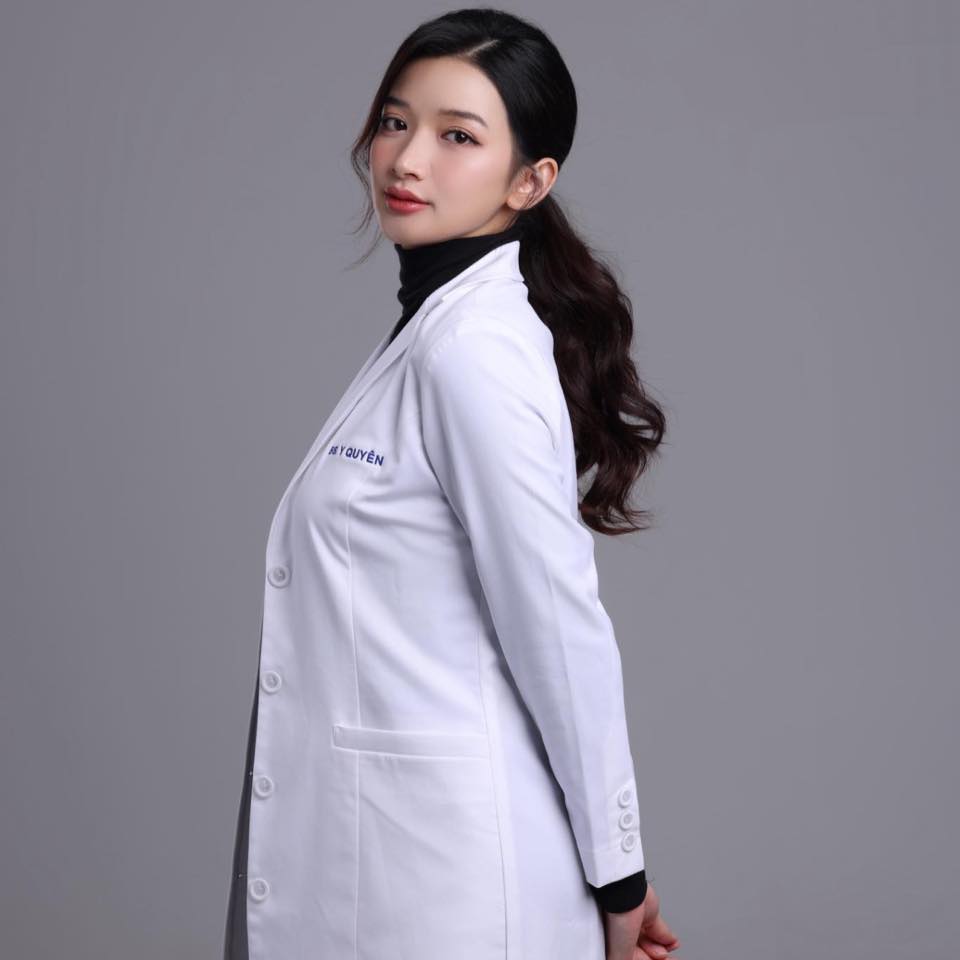 Một gia đình nghèo ở Gia Lai có 3 con học Y, làm bác sĩ, đạt Á vương và Á hậu- Ảnh 2. Một gia đình nghèo ở Gia Lai có 3 con học Y, làm bác sĩ, đạt Á vương và Á hậu- Ảnh 2.