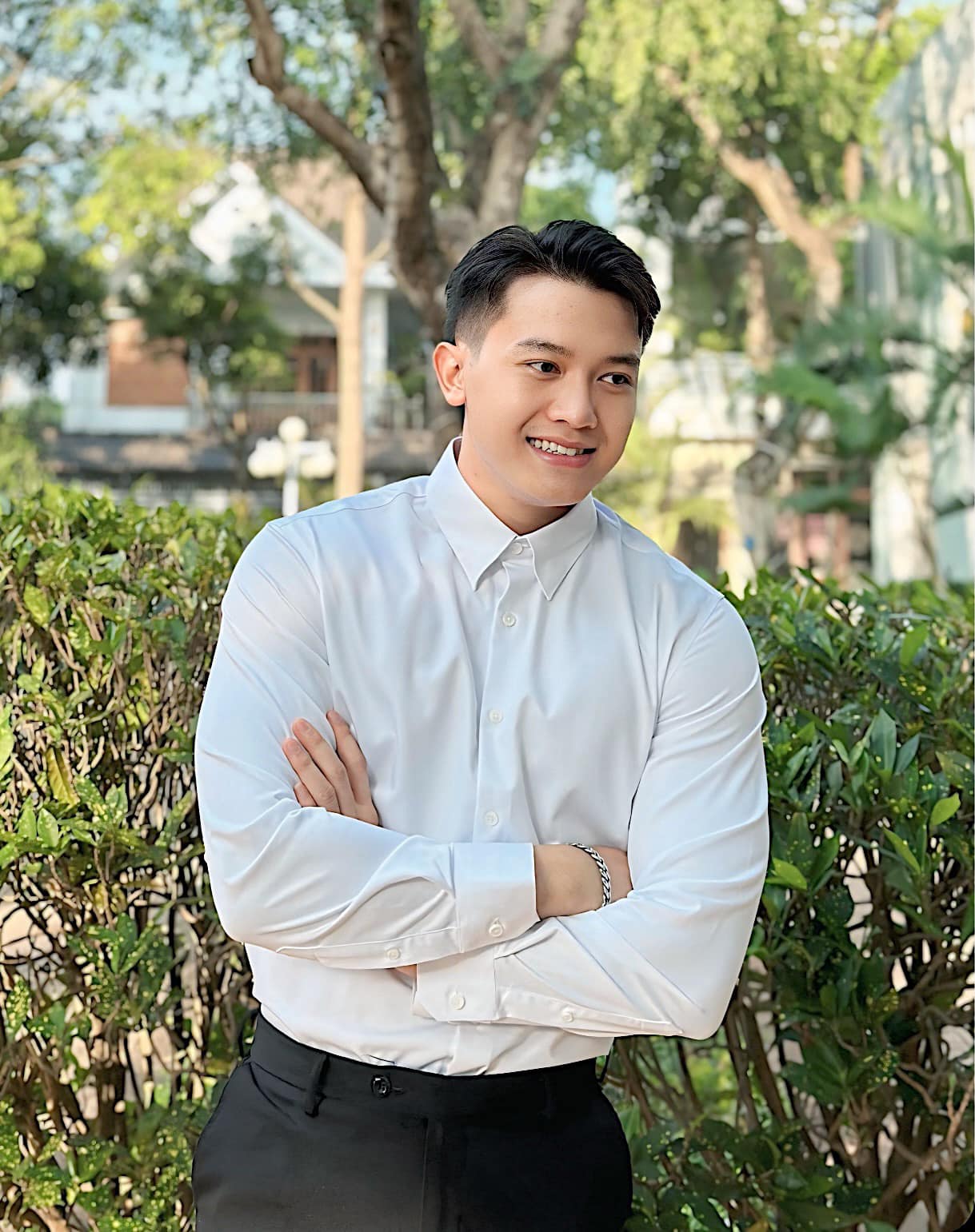 Một gia đình nghèo ở Gia Lai có 3 con học Y, làm bác sĩ, đạt Á vương và Á hậu- Ảnh 11. Một gia đình nghèo ở Gia Lai có 3 con học Y, làm bác sĩ, đạt Á vương và Á hậu- Ảnh 11.