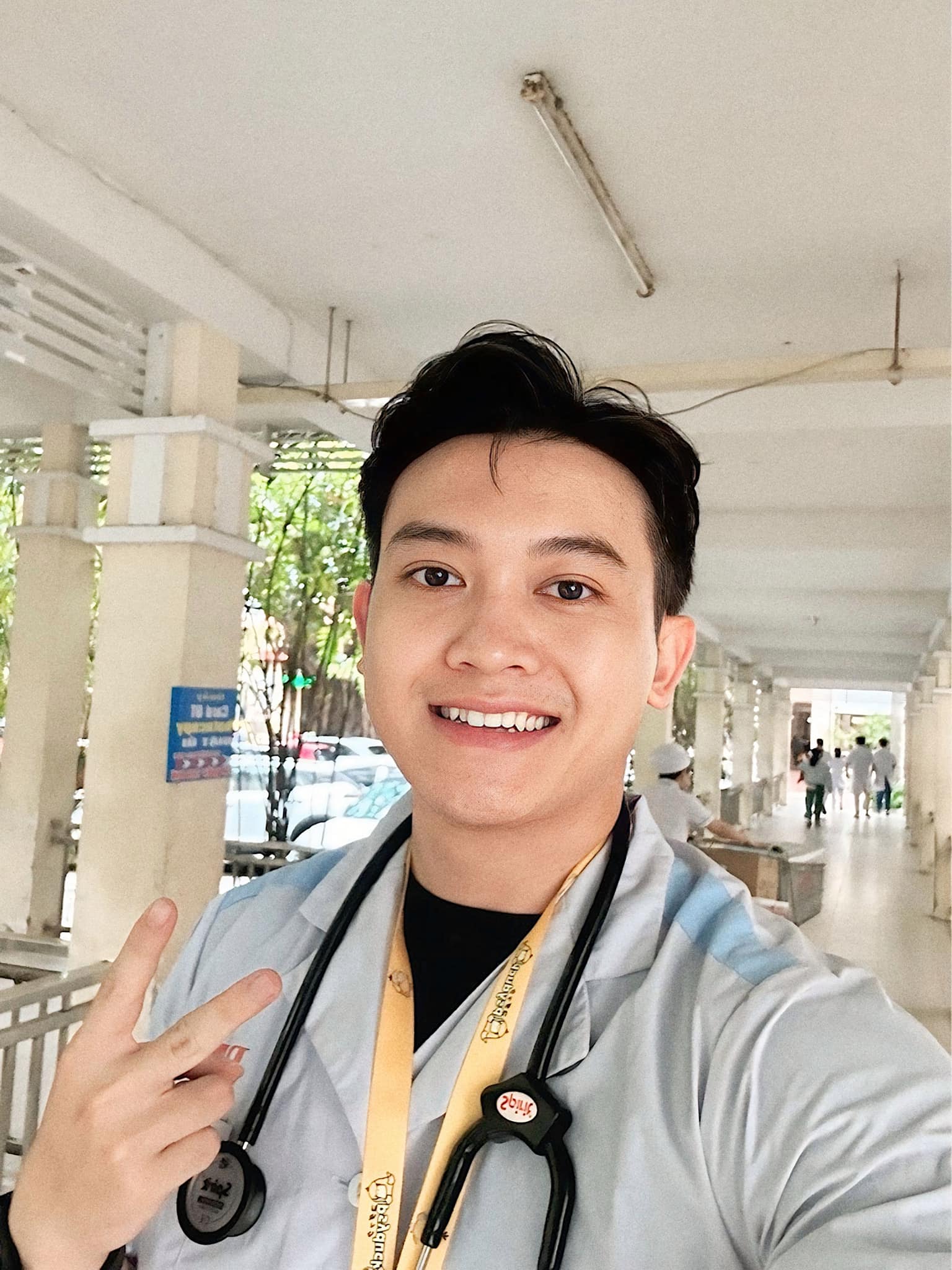 Một gia đình nghèo ở Gia Lai có 3 con học Y, làm bác sĩ, đạt Á vương và Á hậu- Ảnh 8. Một gia đình nghèo ở Gia Lai có 3 con học Y, làm bác sĩ, đạt Á vương và Á hậu- Ảnh 8.