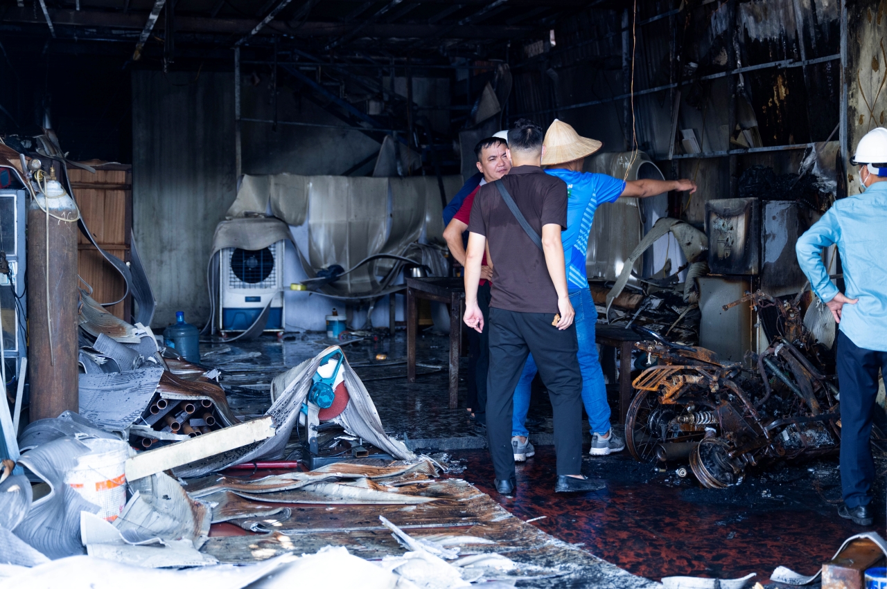 "Mẹ ơi cứu con" - cuộc gọi cuối cùng xé lòng trước khi cả nhà 4 người mất trong vụ cháy kinh hoàng ở Hà Nội- Ảnh 8.