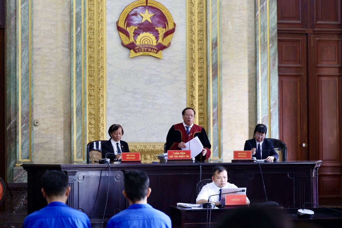 Chủ tịch Asanzo Phạm Văn Tam bị phạt hơn 2 tỉ đồng và án tù- Ảnh 1. Chủ tịch Asanzo Phạm Văn Tam bị phạt hơn 2 tỉ đồng và án tù- Ảnh 1.