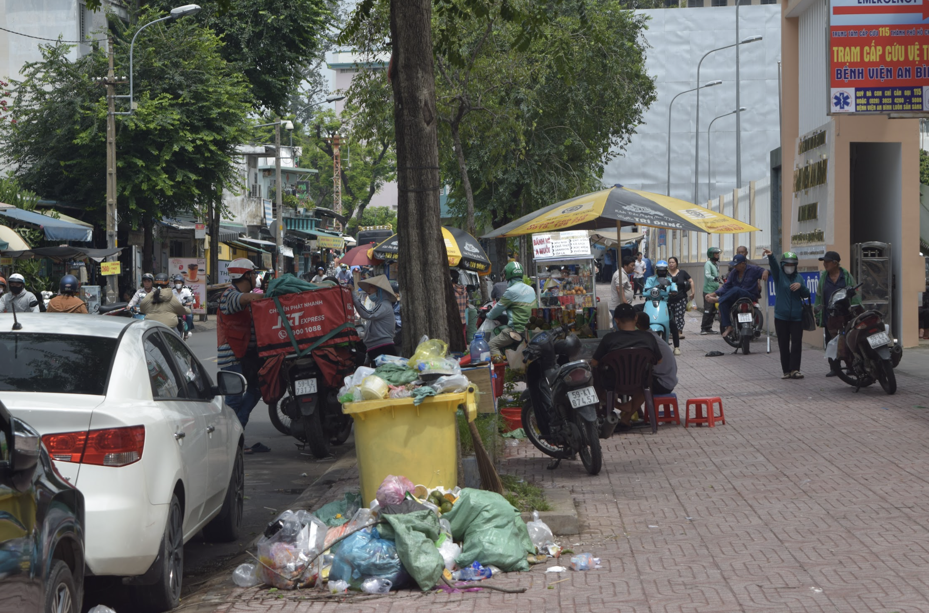 Cảnh hàng rong bủa vây các bệnh viện lớn ở TP HCM - Ảnh 16.