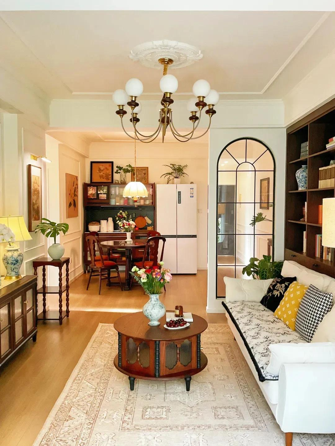 Người phụ nữ 50 tuổi khiến nhiều người ngỡ ngàng: Biến căn hộ 65m² thành tổ ấm thanh lịch với 550 triệu đồng- Ảnh 2.