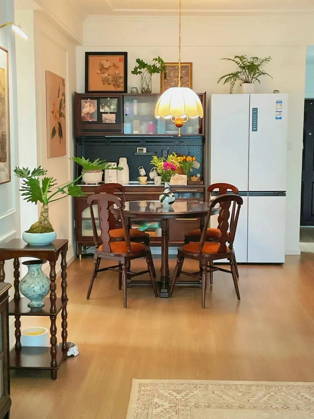 Người phụ nữ 50 tuổi khiến nhiều người ngỡ ngàng: Biến căn hộ 65m² thành tổ ấm thanh lịch với 550 triệu đồng- Ảnh 5.