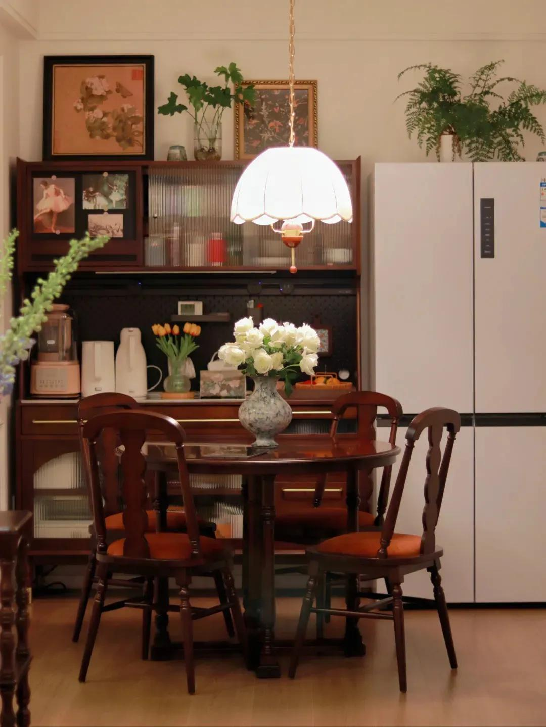 Người phụ nữ 50 tuổi khiến nhiều người ngỡ ngàng: Biến căn hộ 65m² thành tổ ấm thanh lịch với 550 triệu đồng- Ảnh 4.