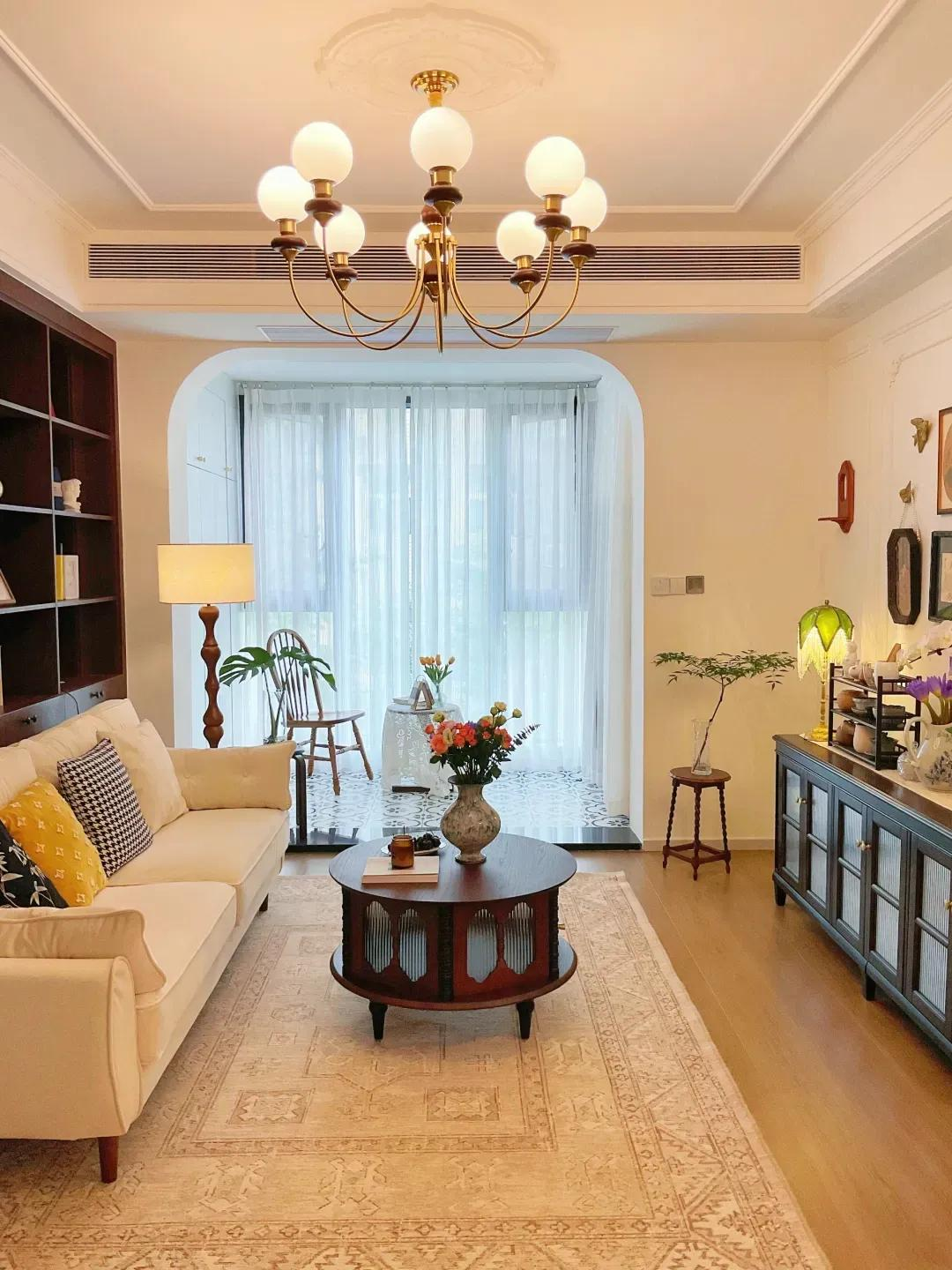 Người phụ nữ 50 tuổi khiến nhiều người ngỡ ngàng: Biến căn hộ 65m² thành tổ ấm thanh lịch với 550 triệu đồng- Ảnh 3.