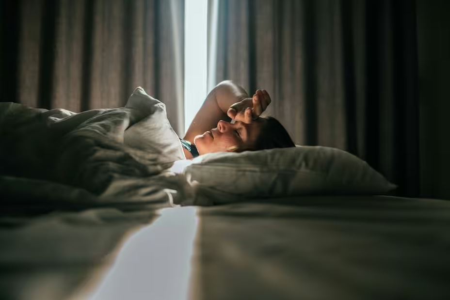 Thức dậy mà thấy những dấu hiệu này, hãy đi khám ngay- Ảnh 1.