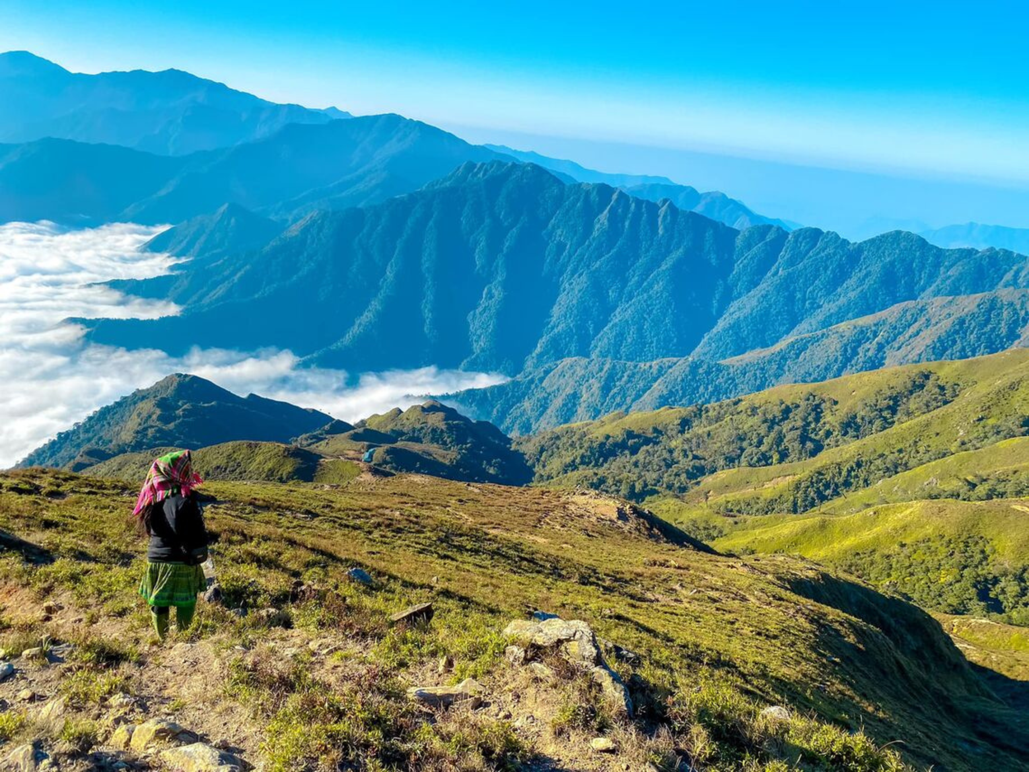 Đỉnh núi trong "Top 10 cao nhất Việt Nam", thuộc Hoàng Liên Sơn: Vừa có bé 5 tuổi chinh phục thành công - Ảnh 2.