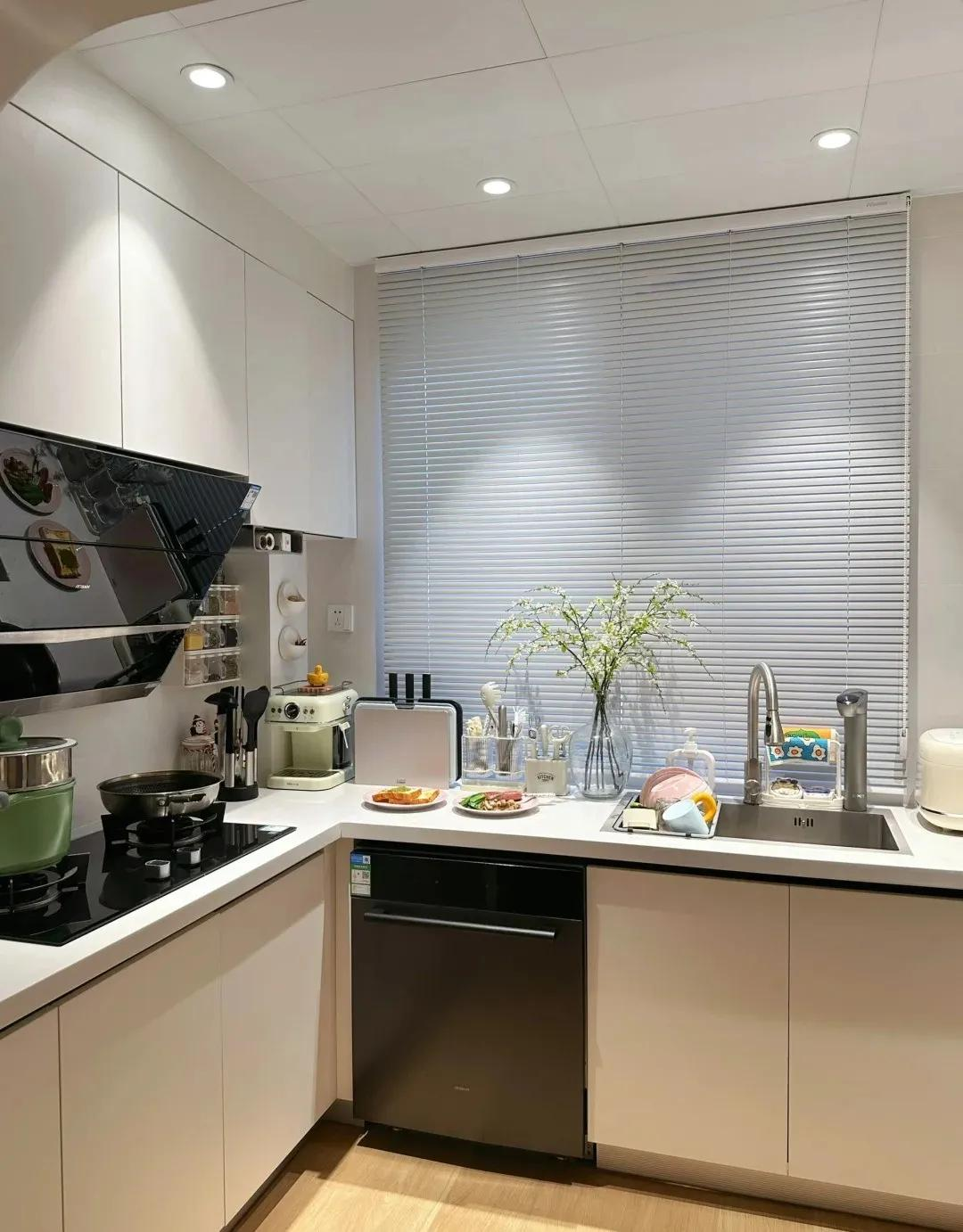 Căn hộ 76m² của người phụ nữ 32 tuổi được trang trí khéo đến mức gần như không cần dọn vẫn sạch bong kin kít- Ảnh 2. Căn hộ 76m² của người phụ nữ 32 tuổi được trang trí khéo đến mức gần như không cần dọn vẫn sạch bong kin kít- Ảnh 2.