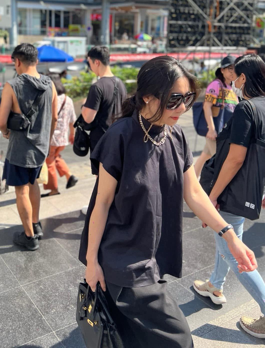 So vội outfit "tổng tài" đi xin lỗi với đồ của chủ quán cafe: Hermès da cá sấu thế này thì căng rồi! - Ảnh 3.