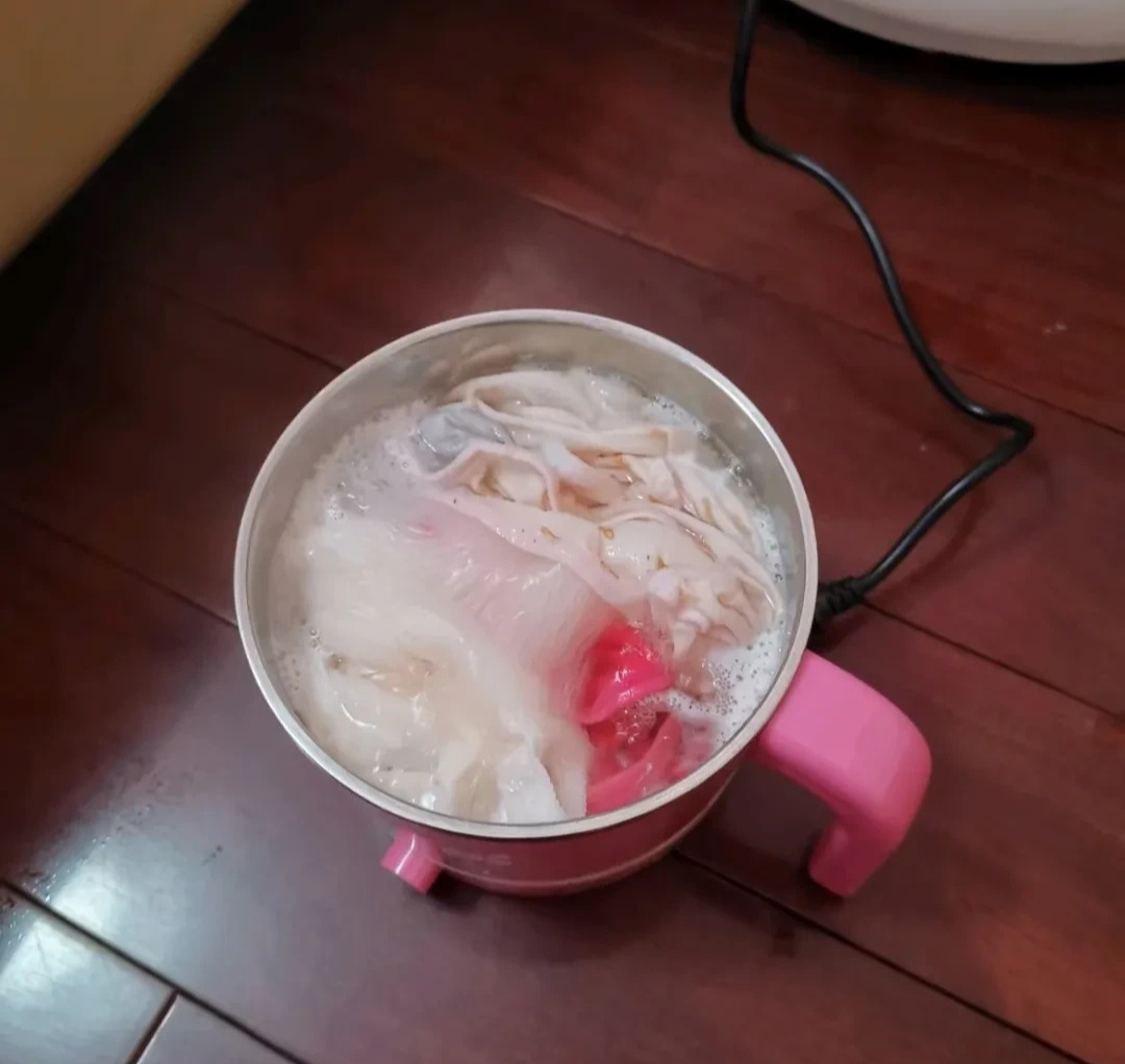 8 thói quen "giết sức khỏe" trong im lặng: Người tưởng kỹ tính hóa ra lại bẩn nhất - Ảnh 4. 8 thói quen "giết sức khỏe" trong im lặng: Người tưởng kỹ tính hóa ra lại bẩn nhất - Ảnh 4.