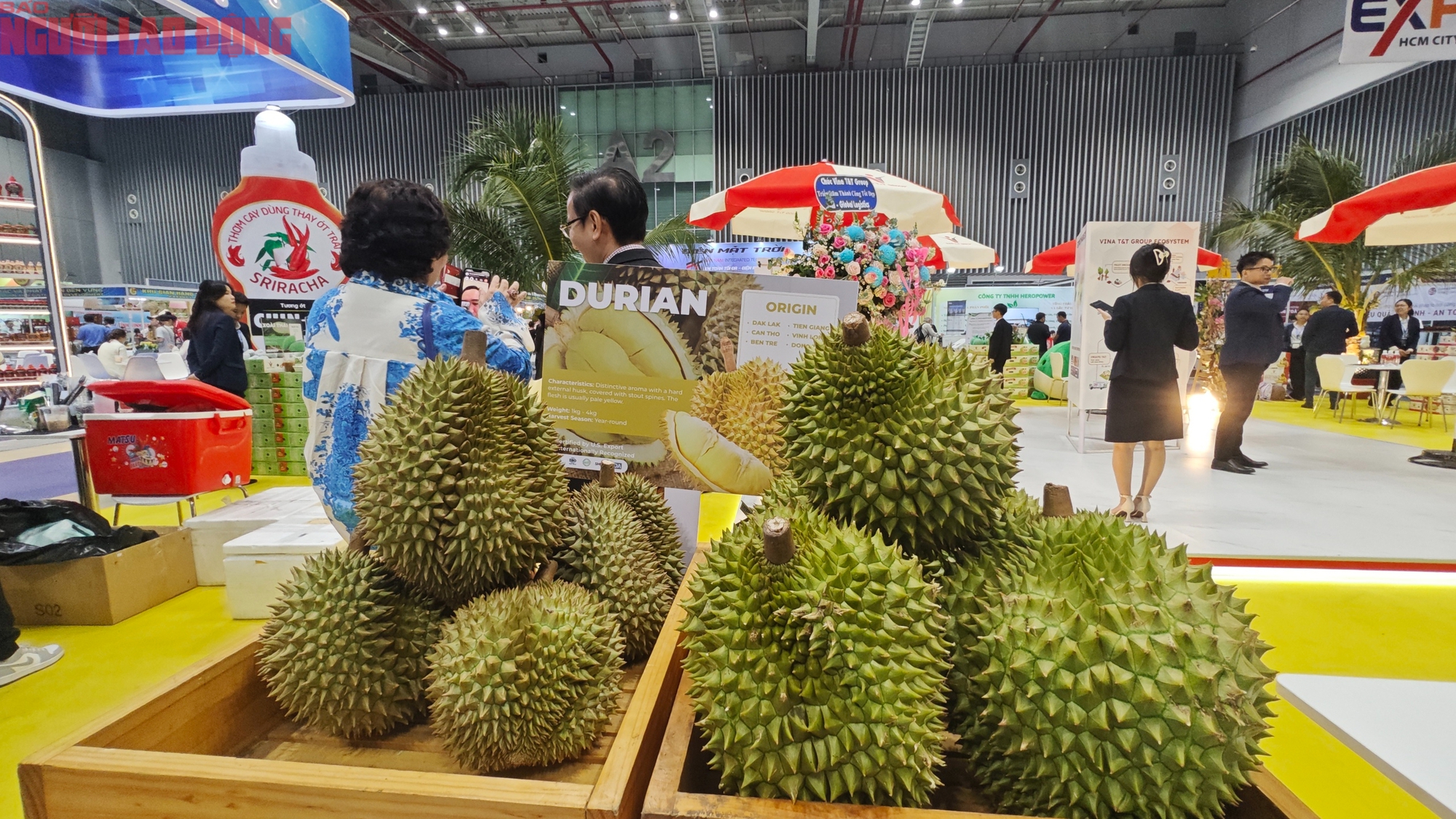 Giá sầu riêng tăng mạnh khi trung thu tới gần - Ảnh 2.