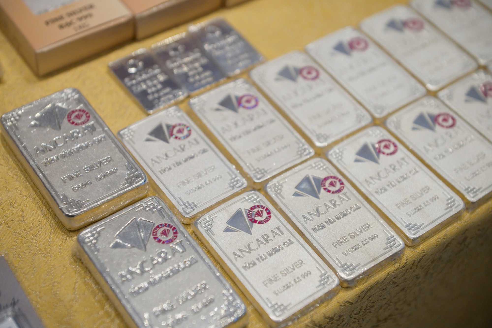 Ngày 19/9, giá bạc vẫn neo ở mức cao - Ảnh 1.