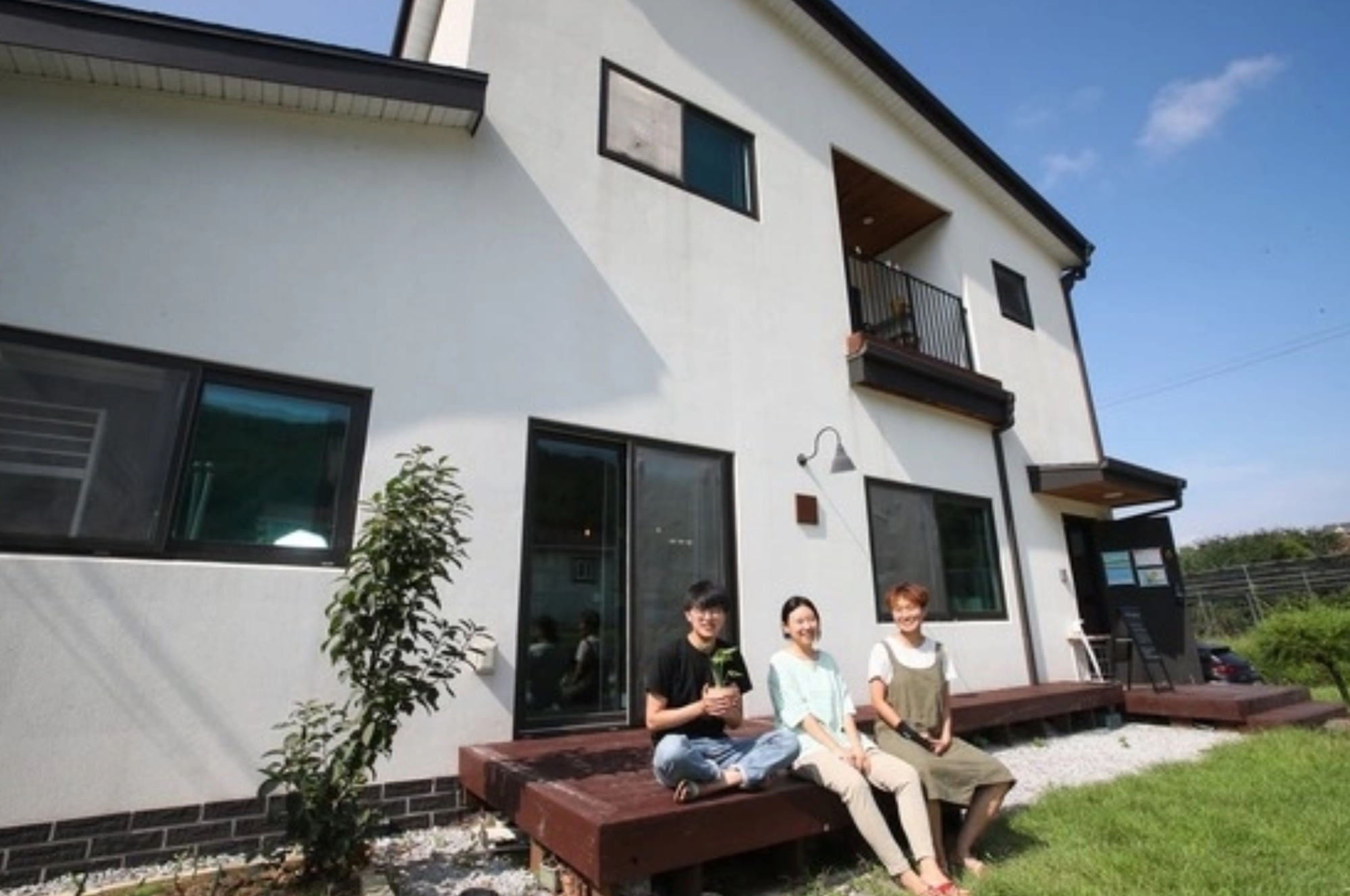 ‘Cơn đau đầu’ của môi giới BĐS Hàn Quốc: Giới trẻ hẹn hò bằng cách dắt nhau đi xem nhà mẫu, dẫn 10 cặp/ngày, chốt hợp đồng bằng 0 - Ảnh 1.