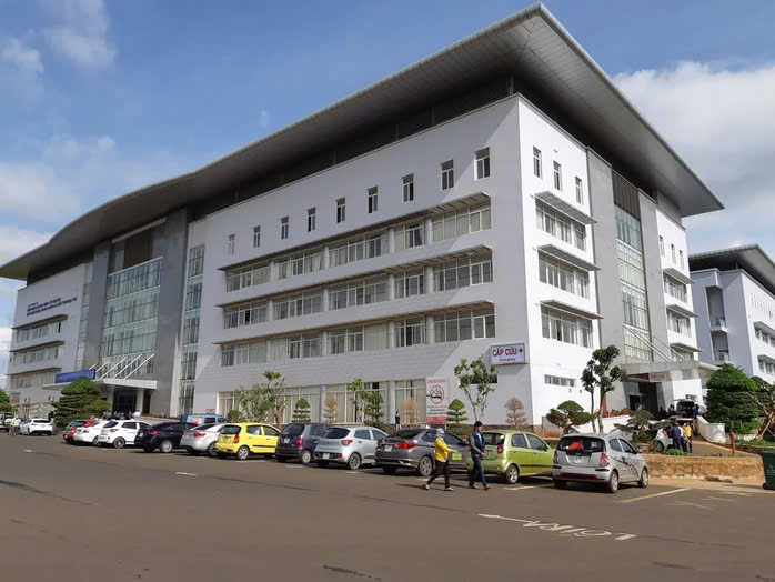 Tỉnh ủy Đắk Lắk giao công an điều tra xử lý nghiêm vụ máy hỏng, 255 bệnh nhân vẫn được kê tán sỏi- Ảnh 1. Tỉnh ủy Đắk Lắk giao công an điều tra xử lý nghiêm vụ máy hỏng, 255 bệnh nhân vẫn được kê tán sỏi- Ảnh 1.