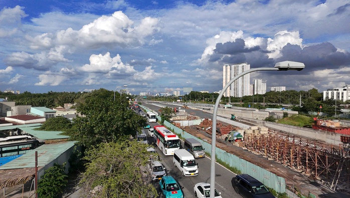 Khung cảnh khó tin khi người dân quay trở lại TP HCM sau kỳ nghỉ lễ- Ảnh 1.