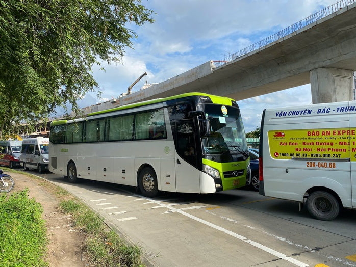 Khung cảnh khó tin khi người dân quay trở lại TP HCM sau kỳ nghỉ lễ- Ảnh 8.