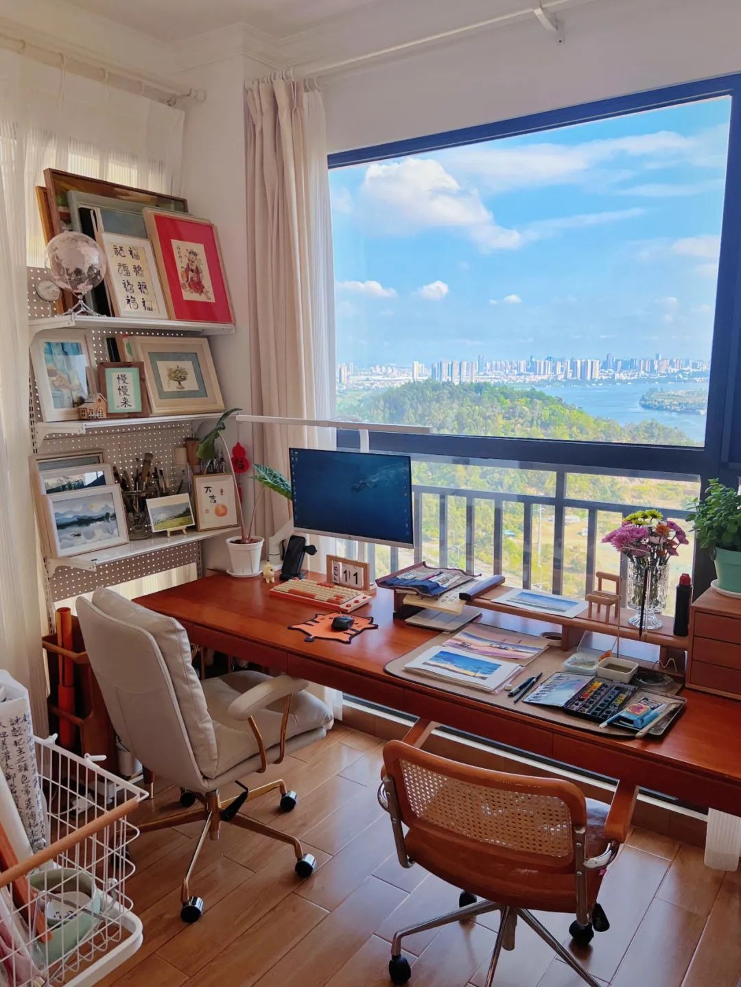 Phần tường thừa thãi ở ban công hóa ra lại "quý như vàng", 4 tận dụng giúp nhà sang hẳn ra! - Ảnh 5. Phần tường thừa thãi ở ban công hóa ra lại "quý như vàng", 4 tận dụng giúp nhà sang hẳn ra! - Ảnh 5.