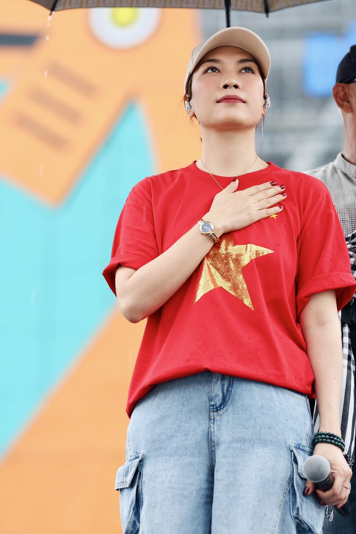 Mỹ Tâm gây bão - Ảnh 4.