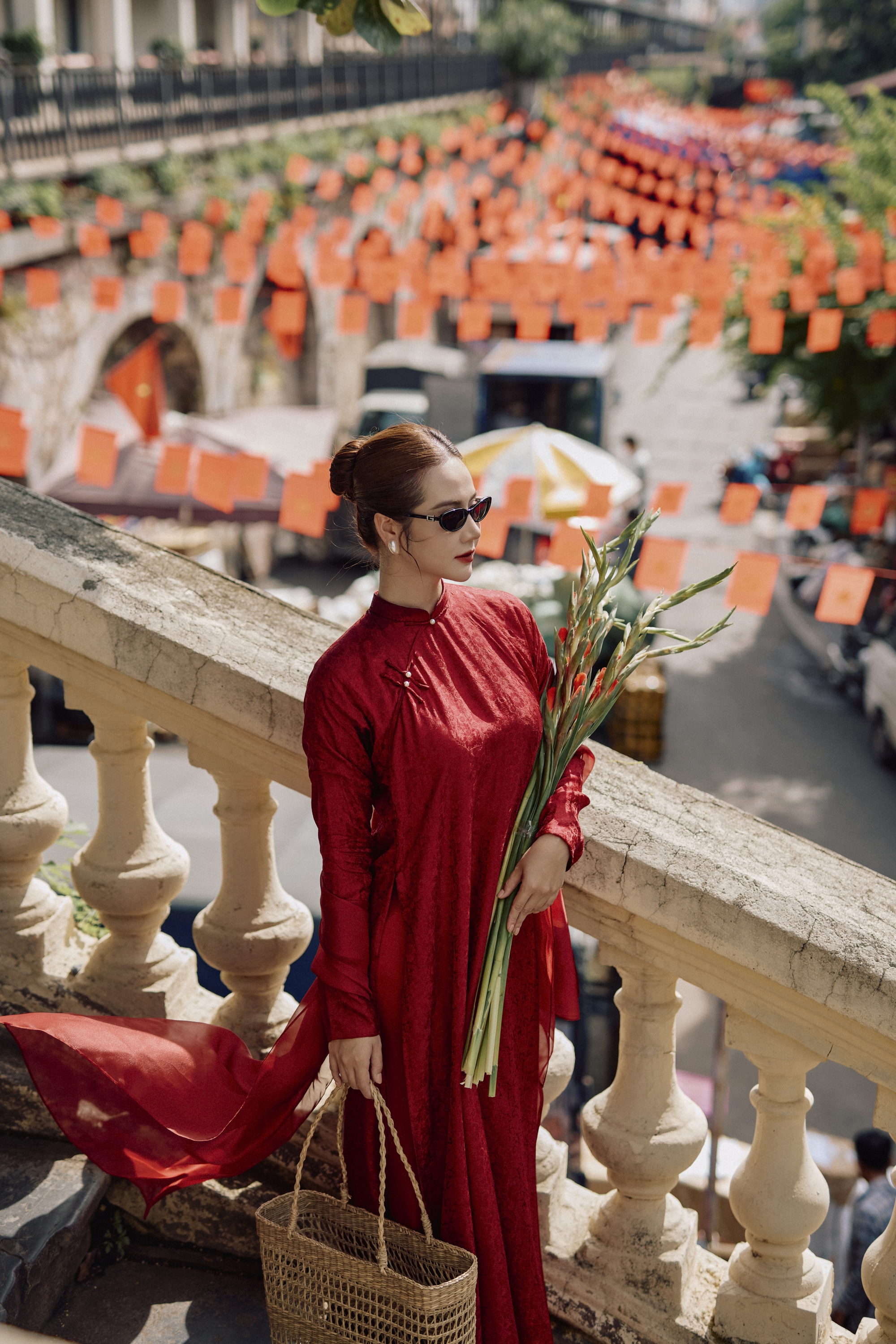 Mai Ngọc, Huyền Lizzie và nhiều nghệ sĩ thướt tha trong tà áo dài mừng ngày đại lễ- Ảnh 1. Mai Ngọc, Huyền Lizzie và nhiều nghệ sĩ thướt tha trong tà áo dài mừng ngày đại lễ- Ảnh 1.