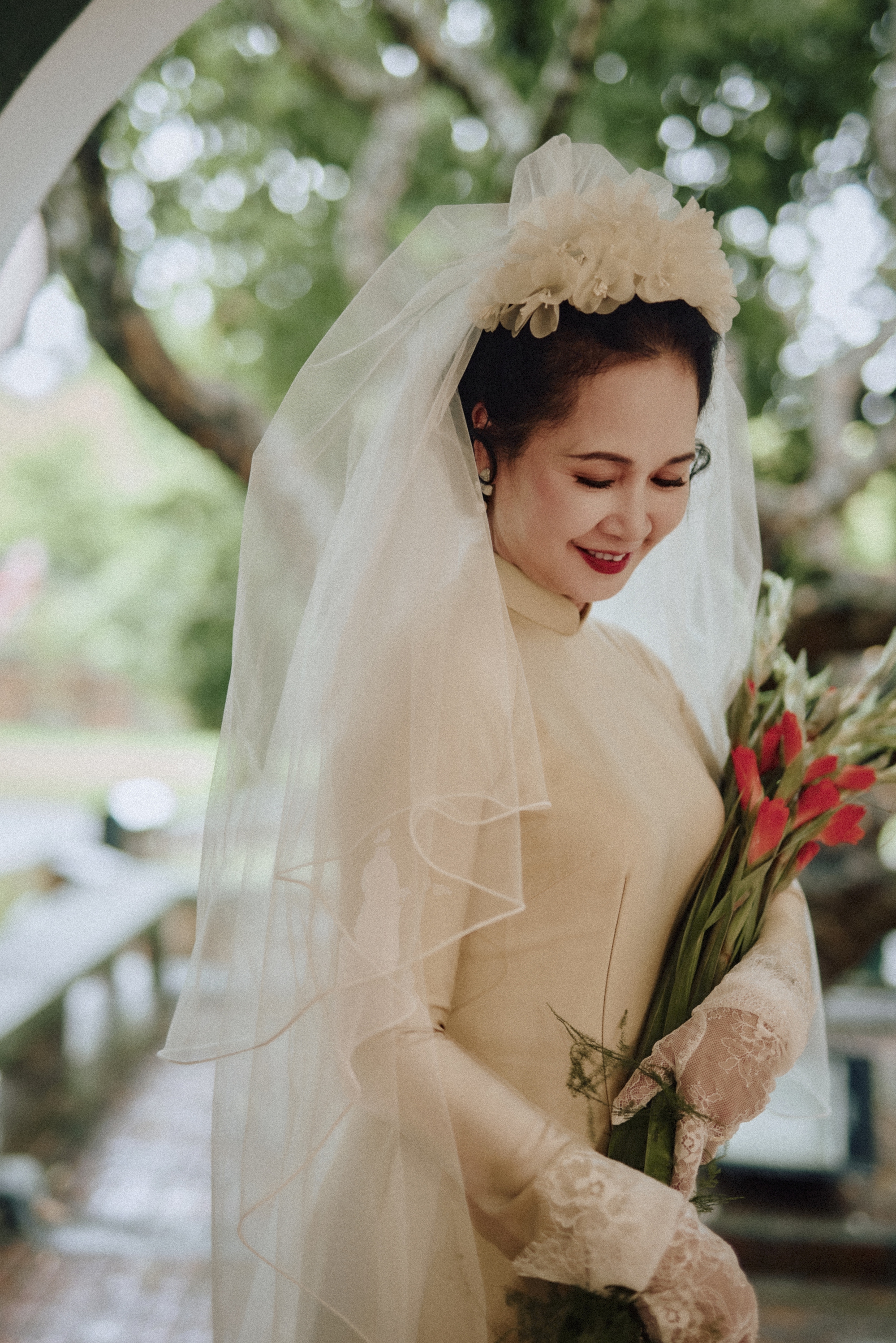 Mai Ngọc, Huyền Lizzie và nhiều nghệ sĩ thướt tha trong tà áo dài mừng ngày đại lễ- Ảnh 7. Mai Ngọc, Huyền Lizzie và nhiều nghệ sĩ thướt tha trong tà áo dài mừng ngày đại lễ- Ảnh 7.