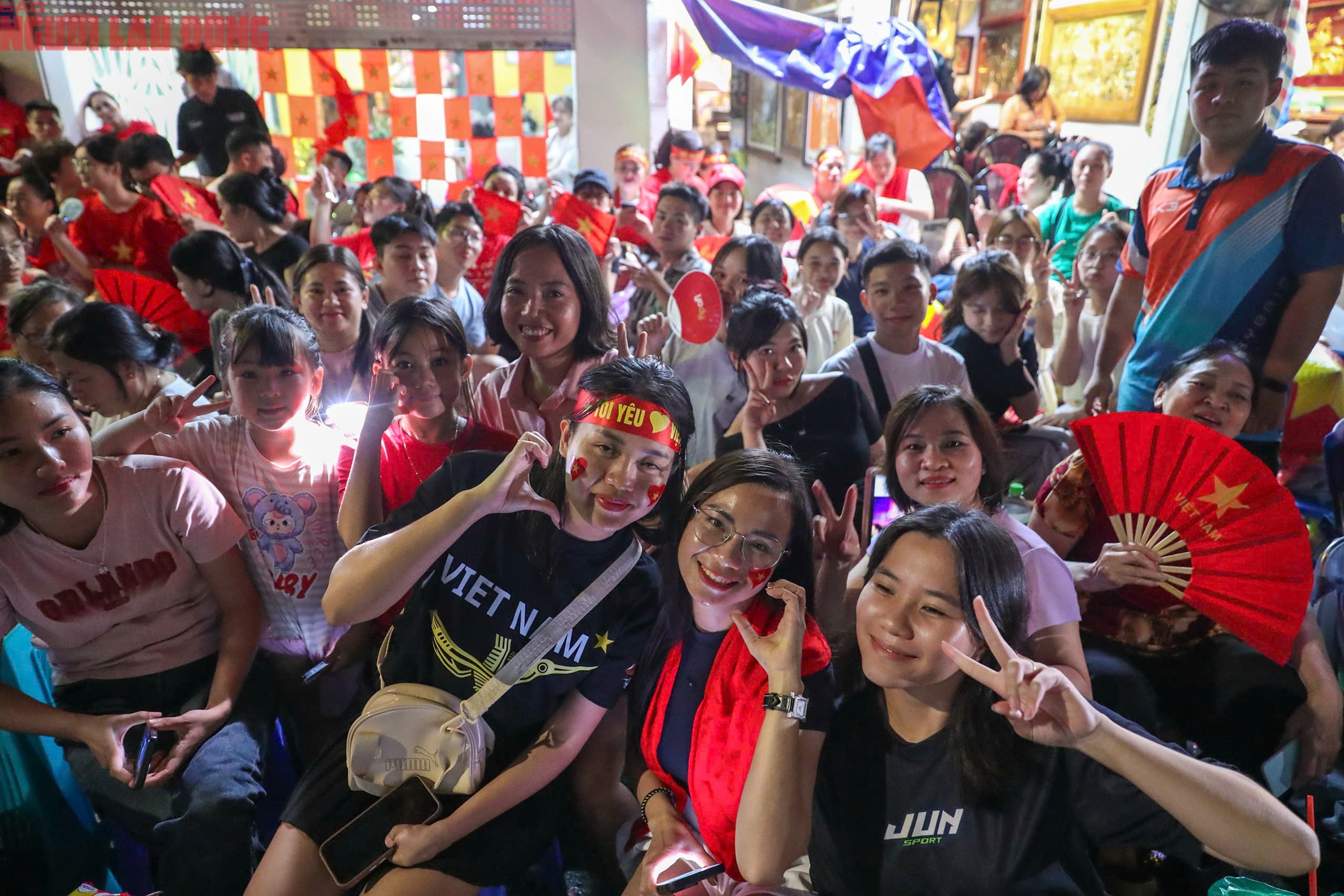 Hàng triệu người dân háo hức chờ đợi diễu binh A80 tại Quảng trường Ba Đình - Ảnh 6. Hàng triệu người dân háo hức chờ đợi diễu binh A80 tại Quảng trường Ba Đình - Ảnh 6.