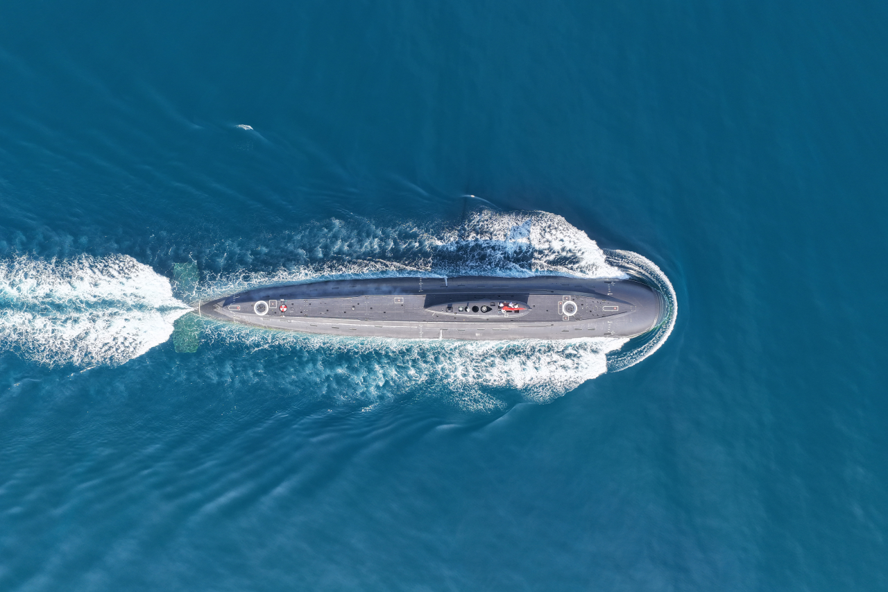 Lần đầu tiên trong lịch sử: Dàn tàu ngầm, tàu hộ vệ tên lửa diễu binh trên biển sáng 2/9 - Ảnh 3.