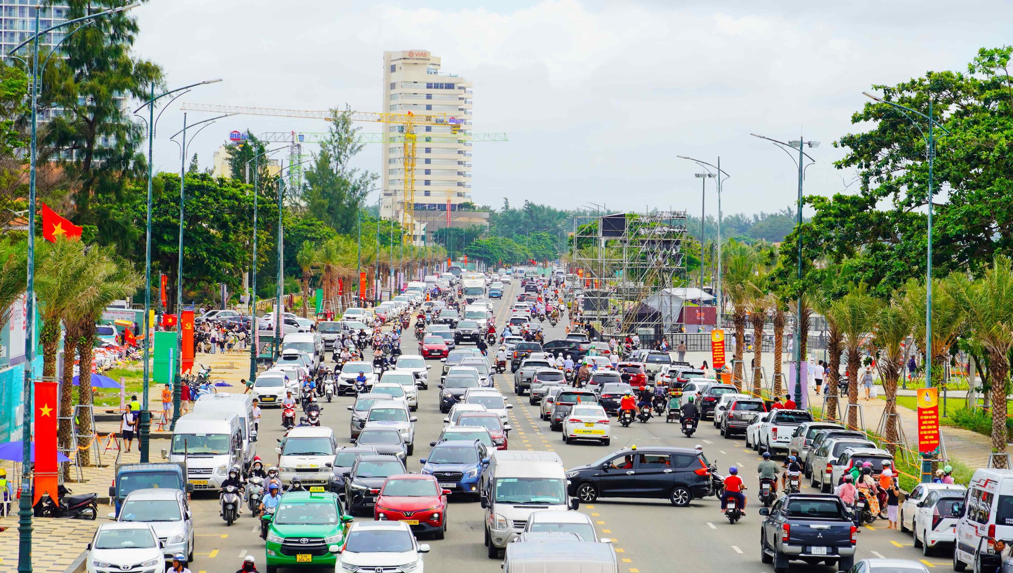 Biển Vũng Tàu ken đặc người chiều 2-9- Ảnh 3. Biển Vũng Tàu ken đặc người chiều 2-9- Ảnh 3.