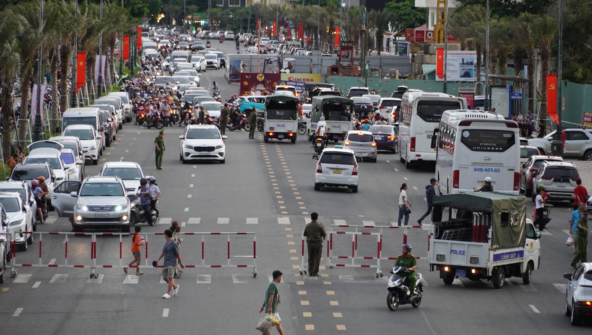 Biển Vũng Tàu ken đặc người chiều 2-9- Ảnh 4. Biển Vũng Tàu ken đặc người chiều 2-9- Ảnh 4.