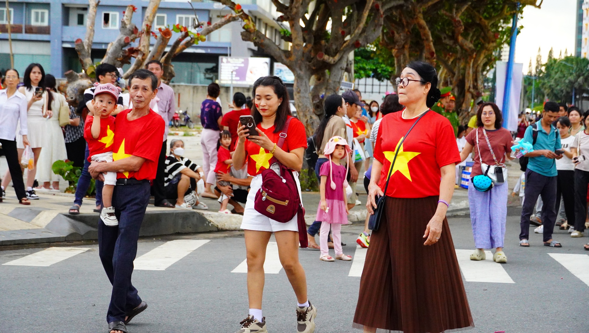 Biển Vũng Tàu ken đặc người chiều 2-9- Ảnh 2. Biển Vũng Tàu ken đặc người chiều 2-9- Ảnh 2.