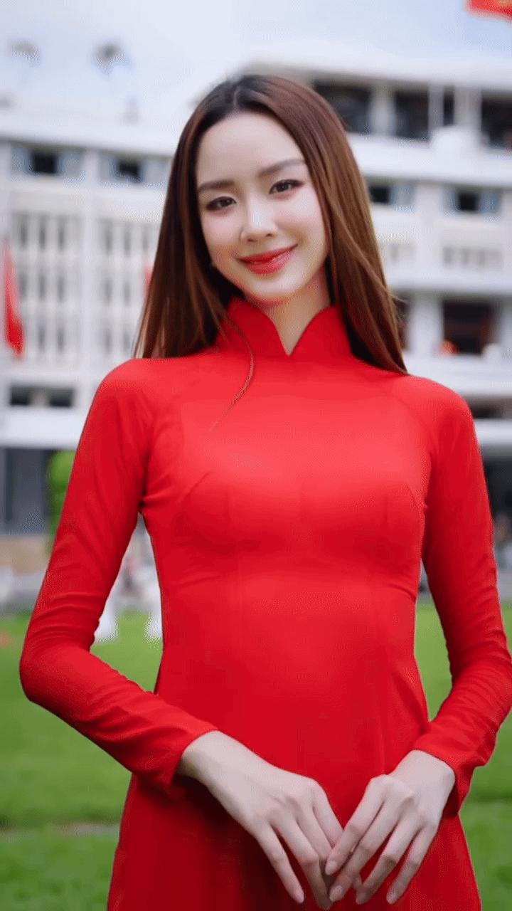 Dàn sao nhuộm đỏ MXH, không khí vui hơn Tết: Outfit xịn nhất chính là "merch quốc dân" - Ảnh 26. Dàn sao nhuộm đỏ MXH, không khí vui hơn Tết: Outfit xịn nhất chính là "merch quốc dân" - Ảnh 26.