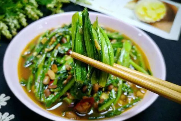 Người Việt thường bỏ qua loại rau "rẻ bèo" nhưng giàu canxi gấp 36 lần canh xương hầm: Giúp giảm cân, chắc xương khớp lại đẹp da- Ảnh 3.