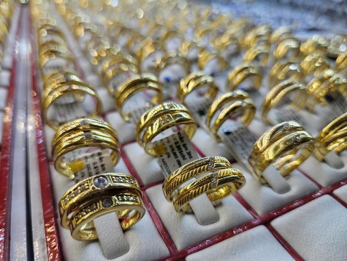 Cuối ngày 1-9, giá vàng tăng vọt, xuất hiện mốc đỉnh mới- Ảnh 1.