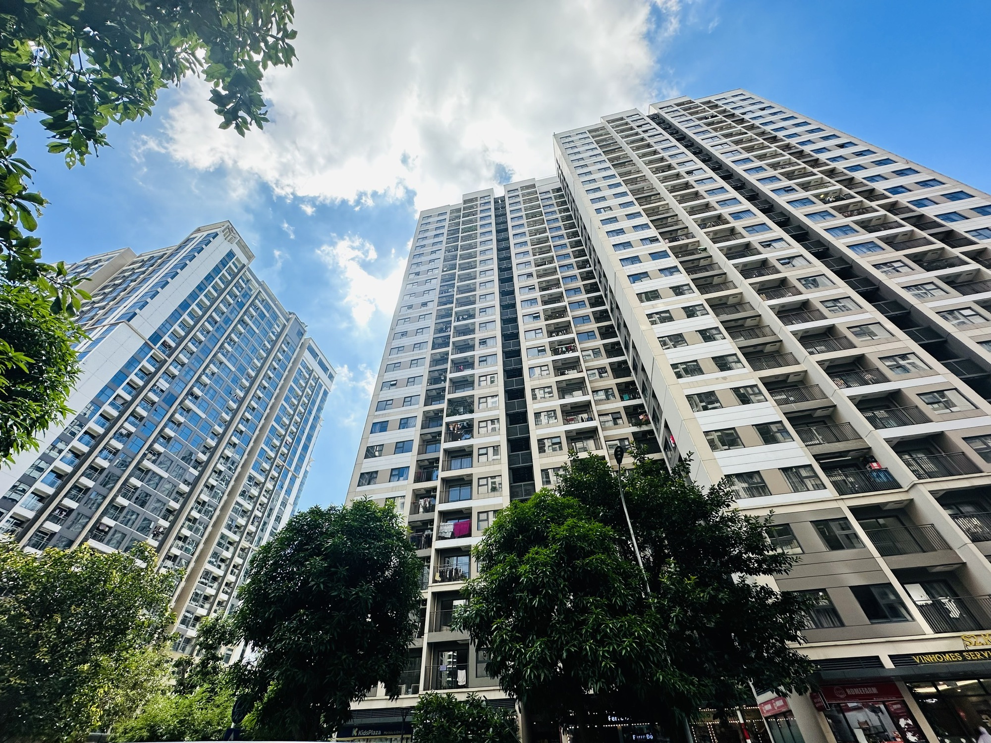 Khách mua nhà tại các đại dự án của Vingroup, FLC, Bitexco, Sunshine...tại Hà Nội chú ý thông tin này 1 Loạt đại dự án của Vingroup, FLC, Bitexco, Sunshine… được Hà Nội cho mở bán, hơn 24.000 căn hộ sắp đổ bộ ra thị trường bất động sản - Ảnh 1.