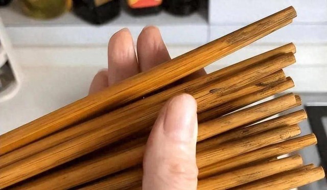 Tiết kiệm mấy cũng đừng giữ lại 7 món đồ này trong nhà, tưởng vô hại nhưng càng dùng càng rước bệnh- Ảnh 1.