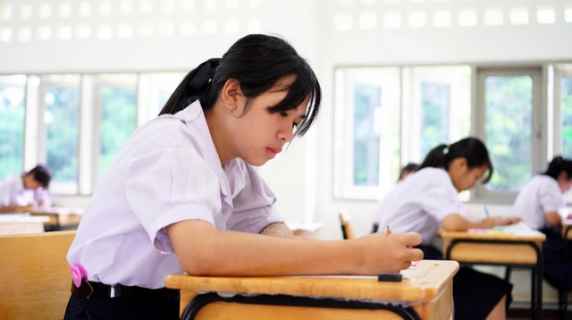 Giáo viên chủ nhiệm thừa nhận: 10 học sinh đứng đầu lớp, có tiềm năng hầu hết xuất thân từ 4 kiểu gia đình này!- Ảnh 1. Giáo viên chủ nhiệm thừa nhận: 10 học sinh đứng đầu lớp, có tiềm năng hầu hết xuất thân từ 4 kiểu gia đình này!- Ảnh 1.