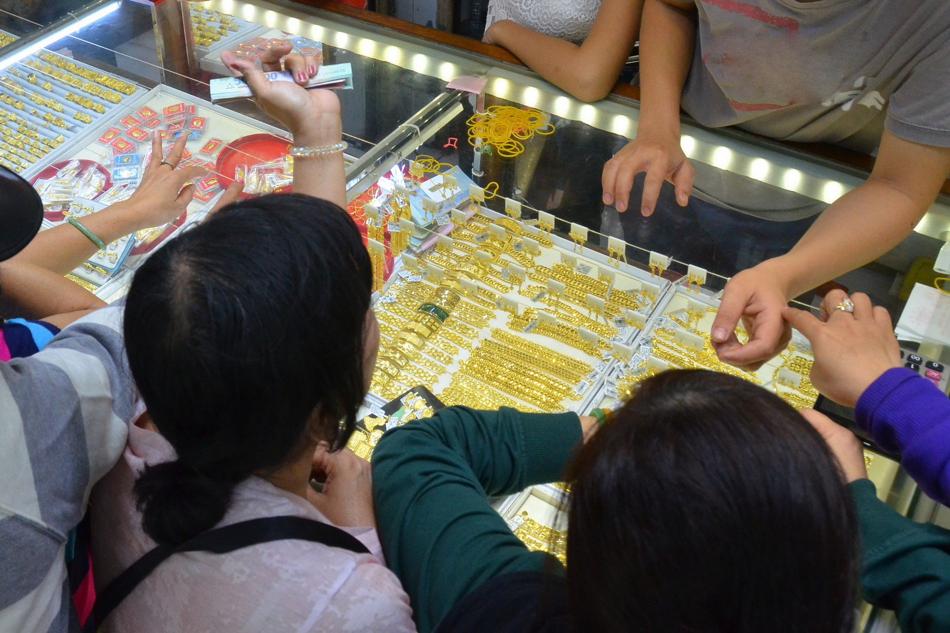 Giá vàng hôm nay, 20-9: Bất ngờ tăng trở lại- Ảnh 1.