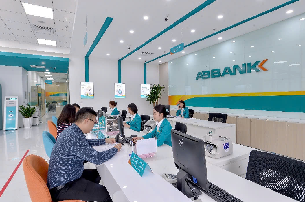 ABBank dự kiến tăng vốn điều lệ lên gần 14.000 tỷ đồng - Ảnh 1.