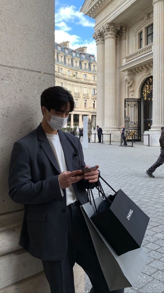 Đàn ông độc thân: Tự do tài chính hay tự do tiêu sạch?- Ảnh 3. Đàn ông độc thân: Tự do tài chính hay tự do tiêu sạch?- Ảnh 3.