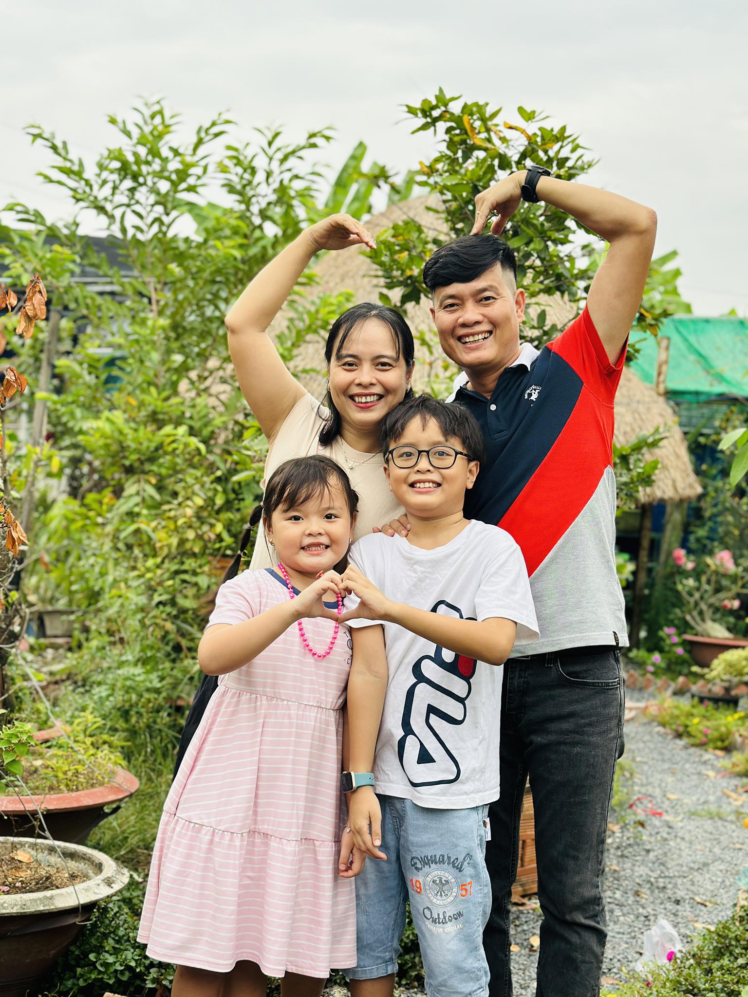 Nam đạo diễn thu nhập mỗi tháng 1 tỷ đồng, có dãy nhà trọ 500m2: Xin bố vợ từng trái ớt, nước mắm, bột giặt- Ảnh 2. Nam đạo diễn thu nhập mỗi tháng 1 tỷ đồng, có dãy nhà trọ 500m2: Xin bố vợ từng trái ớt, nước mắm, bột giặt- Ảnh 2.