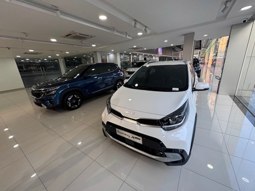 Thị trường ô tô Việt Nam đối mặt với cuộc cạnh tranh khốc liệt từ xe Trung Quốc - Ảnh 1.