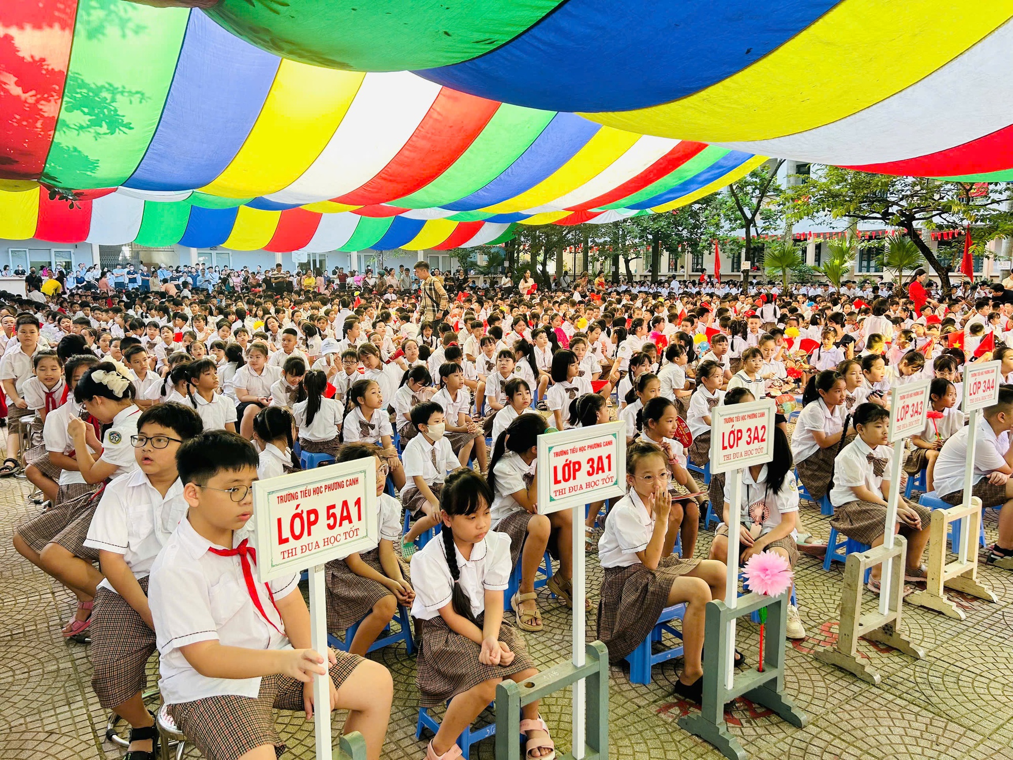 - Ảnh 1. Chính phủ vừa ban hành kế hoạch sắp xếp trường học, bệnh viện trên cả nước (Ảnh minh hoạ) - Ảnh 1.