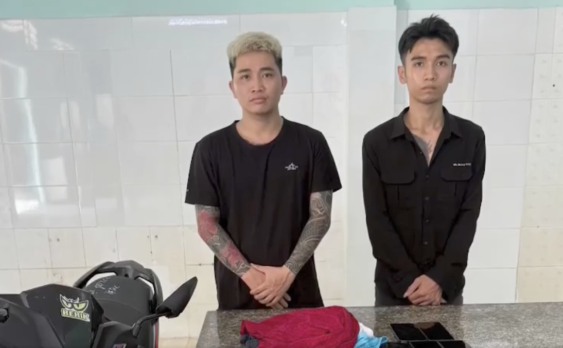 Công an TP HCM ra lệnh bắt 2 TikToker Thuận Khùng và Minh Báo - Ảnh 1.