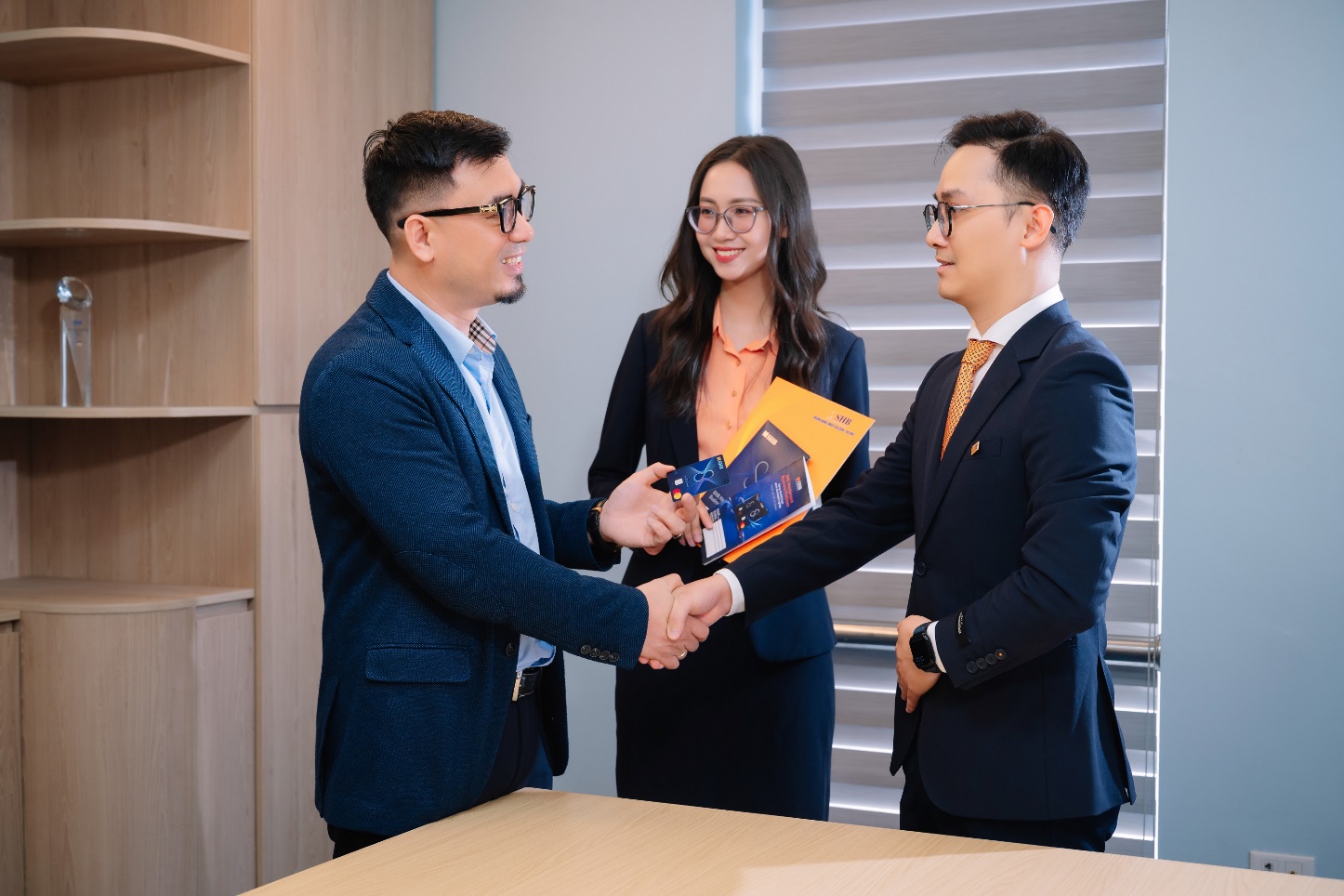 Doanh nghiệp tìm thấy nhiều giải pháp chi phí với thẻ tín dụng SHB - Ảnh 1.